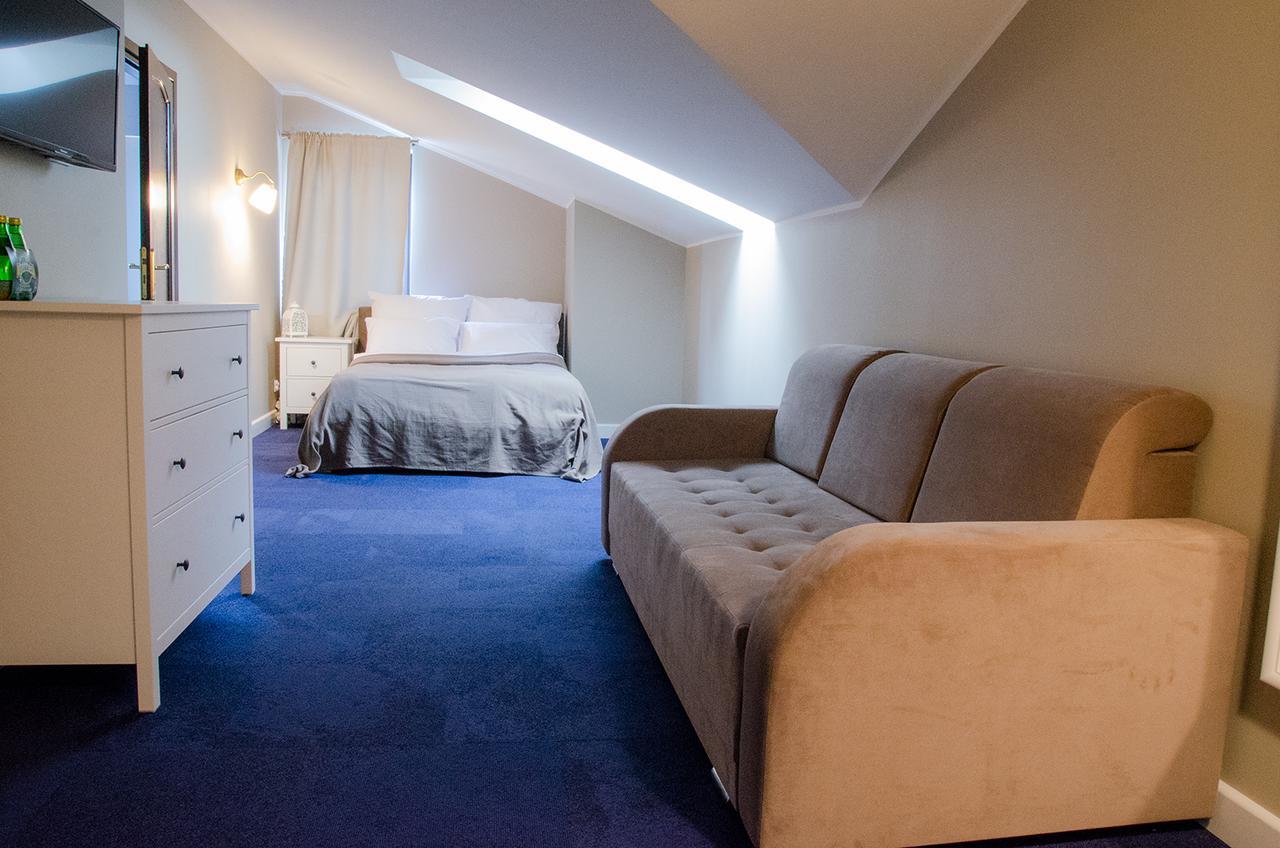Szafirowy Dwor Hotel & Restauracja Gliwice Bagian luar foto