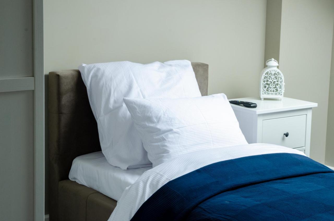 Szafirowy Dwor Hotel & Restauracja Gliwice Bagian luar foto