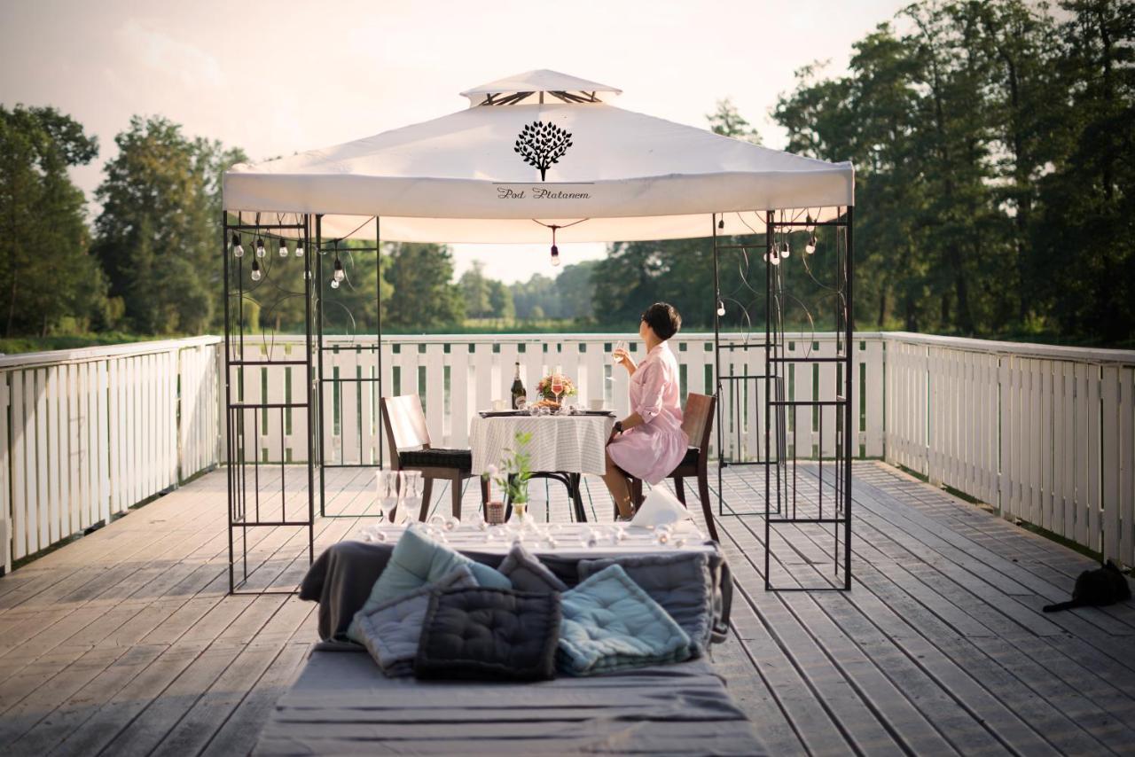 Szafirowy Dwor Hotel & Restauracja Gliwice Bagian luar foto