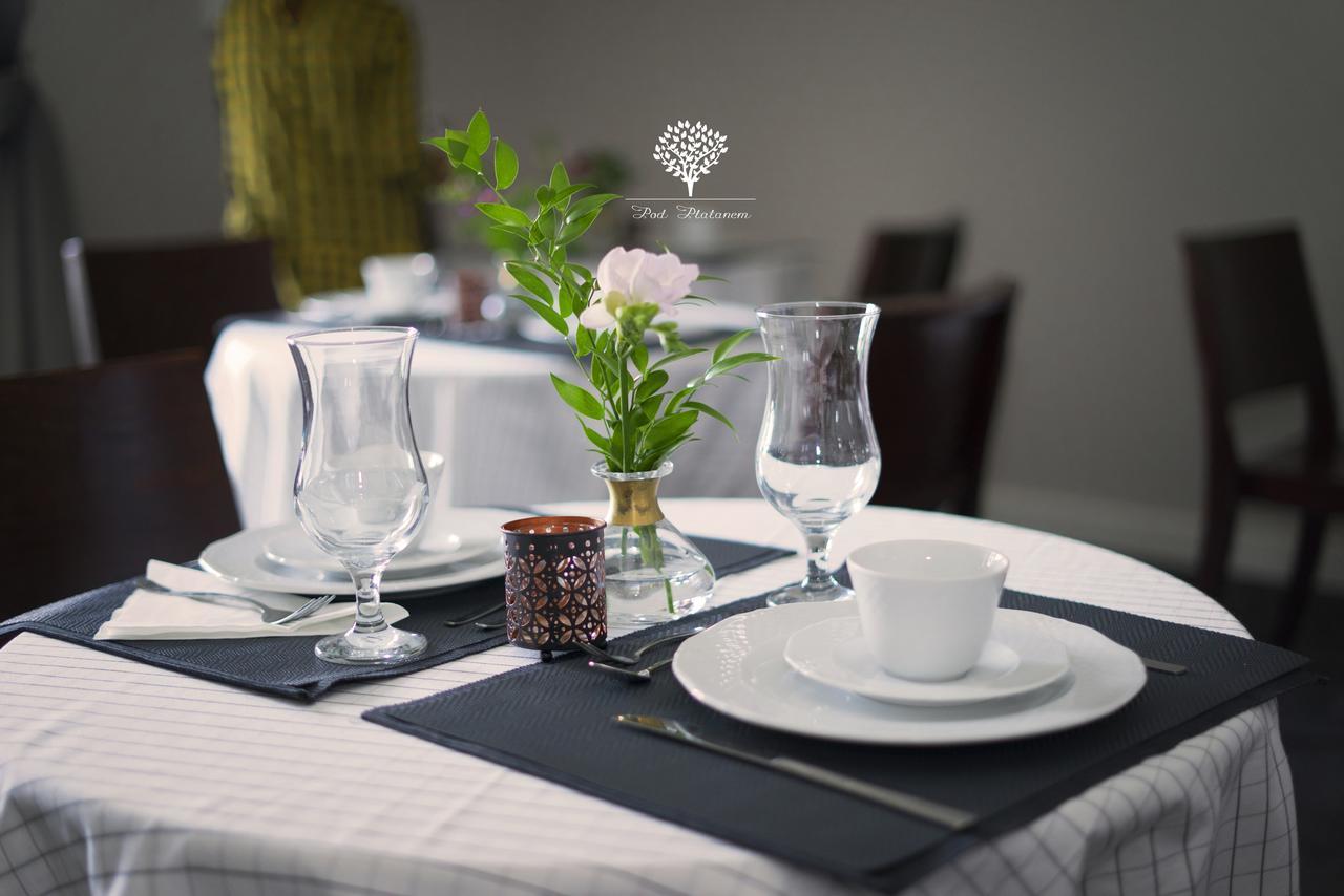Szafirowy Dwor Hotel & Restauracja Gliwice Bagian luar foto