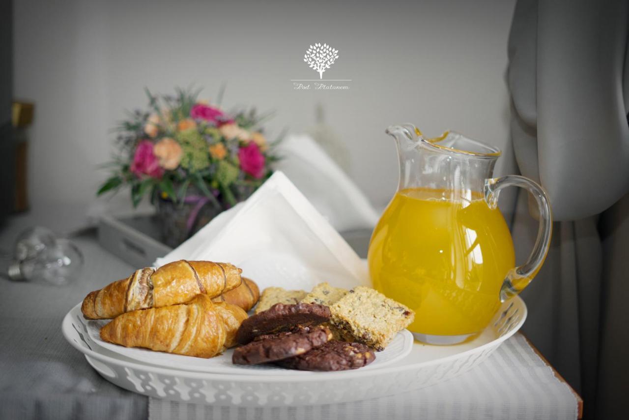 Szafirowy Dwor Hotel & Restauracja Gliwice Bagian luar foto