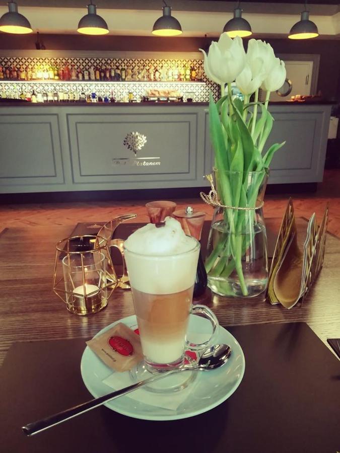 Szafirowy Dwor Hotel & Restauracja Gliwice Bagian luar foto