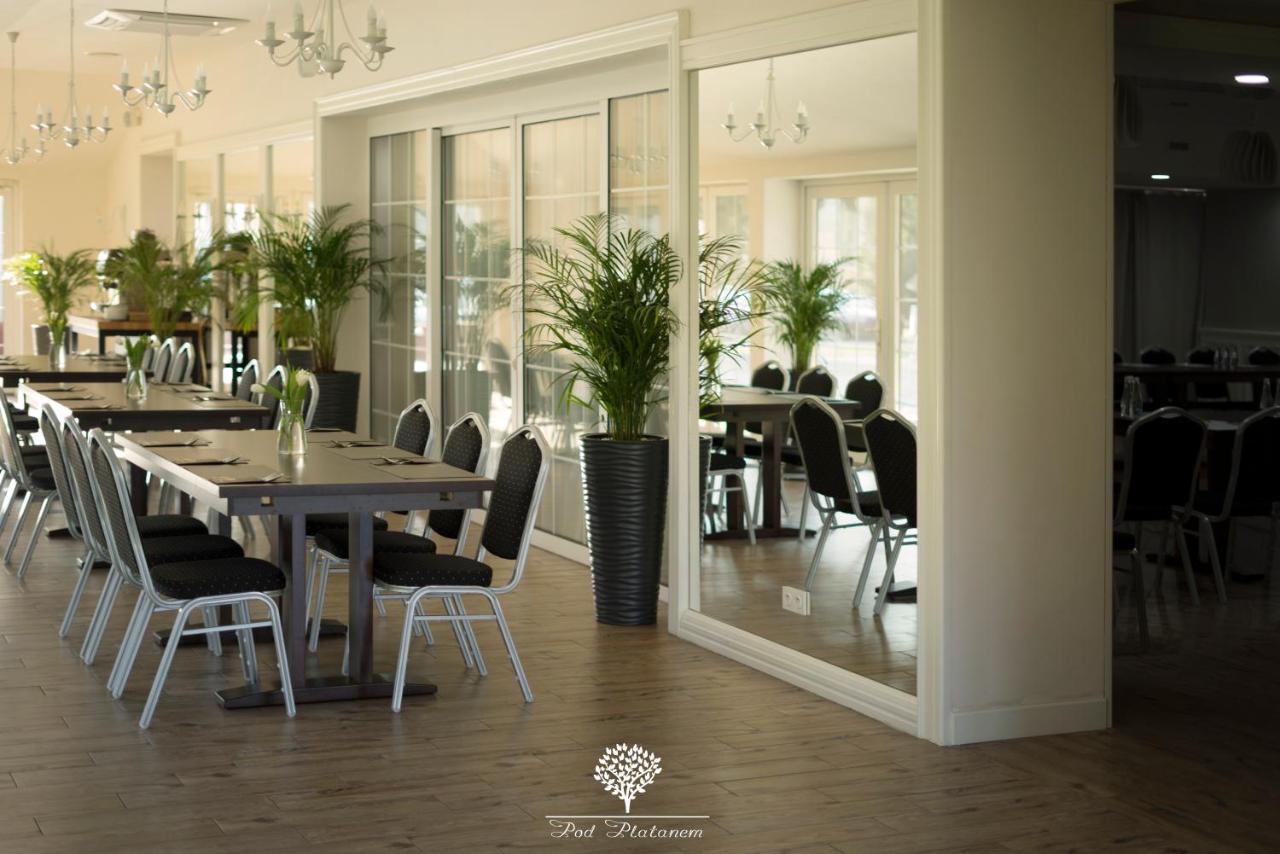 Szafirowy Dwor Hotel & Restauracja Gliwice Bagian luar foto